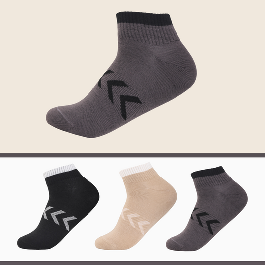 Men's grey ankle socks with black arrow design breathable cotton