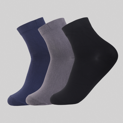 Close-up soft cotton fabric of men’s ankle socks pack of 3 breathable material